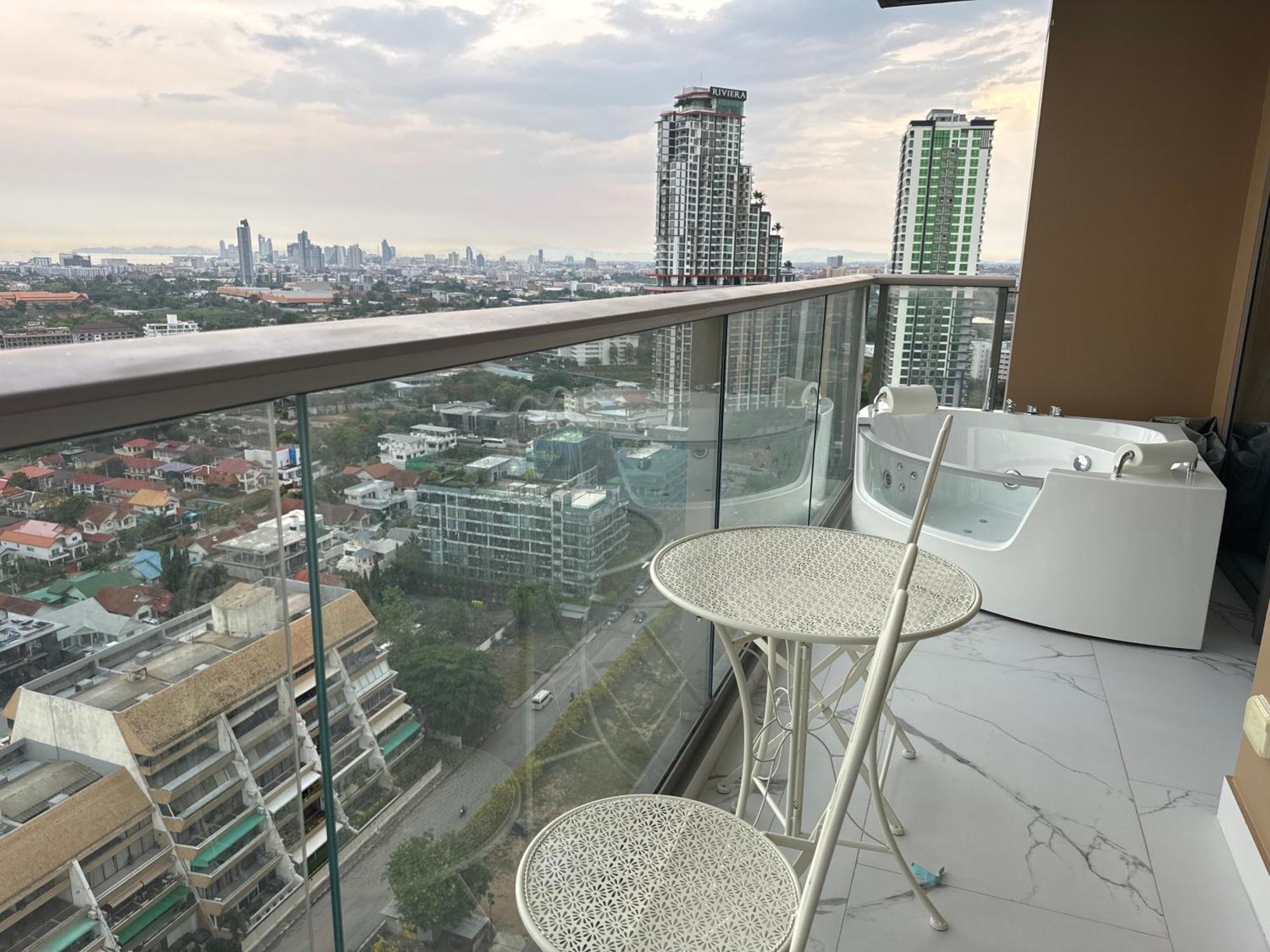 Copacabana Beach Jomtien 科帕卡巴纳海乔木提安海滩毗邻乔木提安夜市 Exterior foto